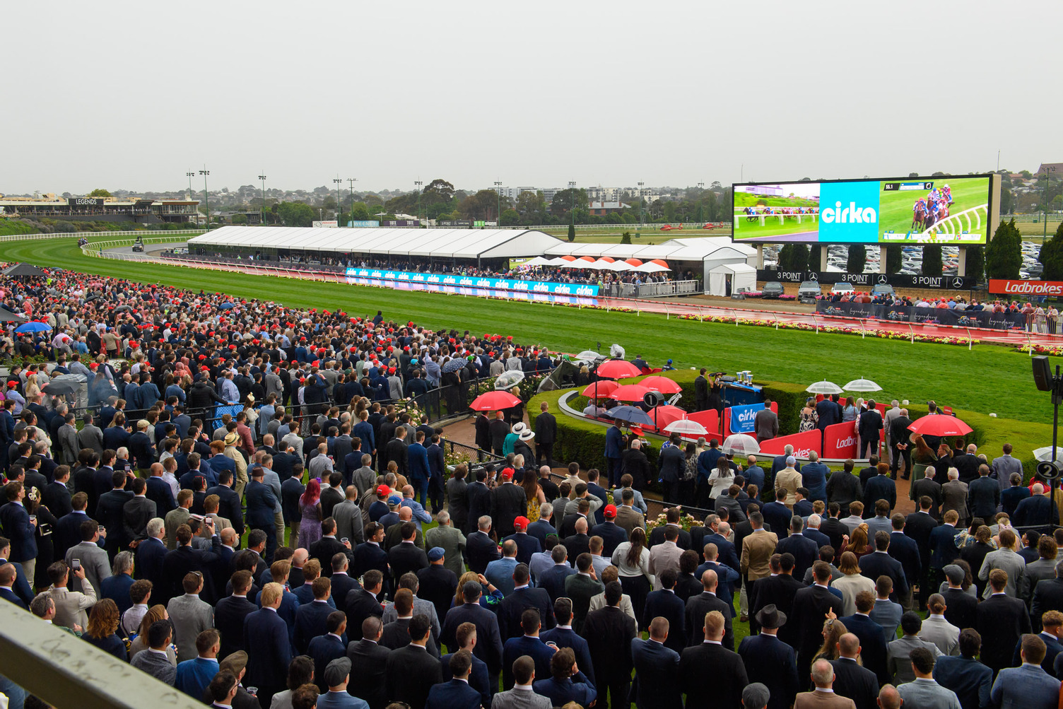 TOP-CLASS SPRING RACING